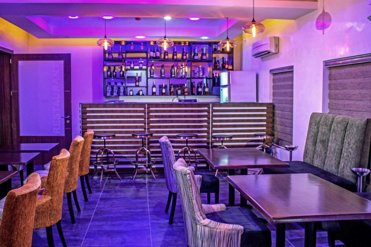Joshesther Olive Hotel Ikeja Extérieur photo