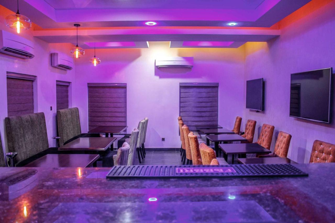 Joshesther Olive Hotel Ikeja Extérieur photo