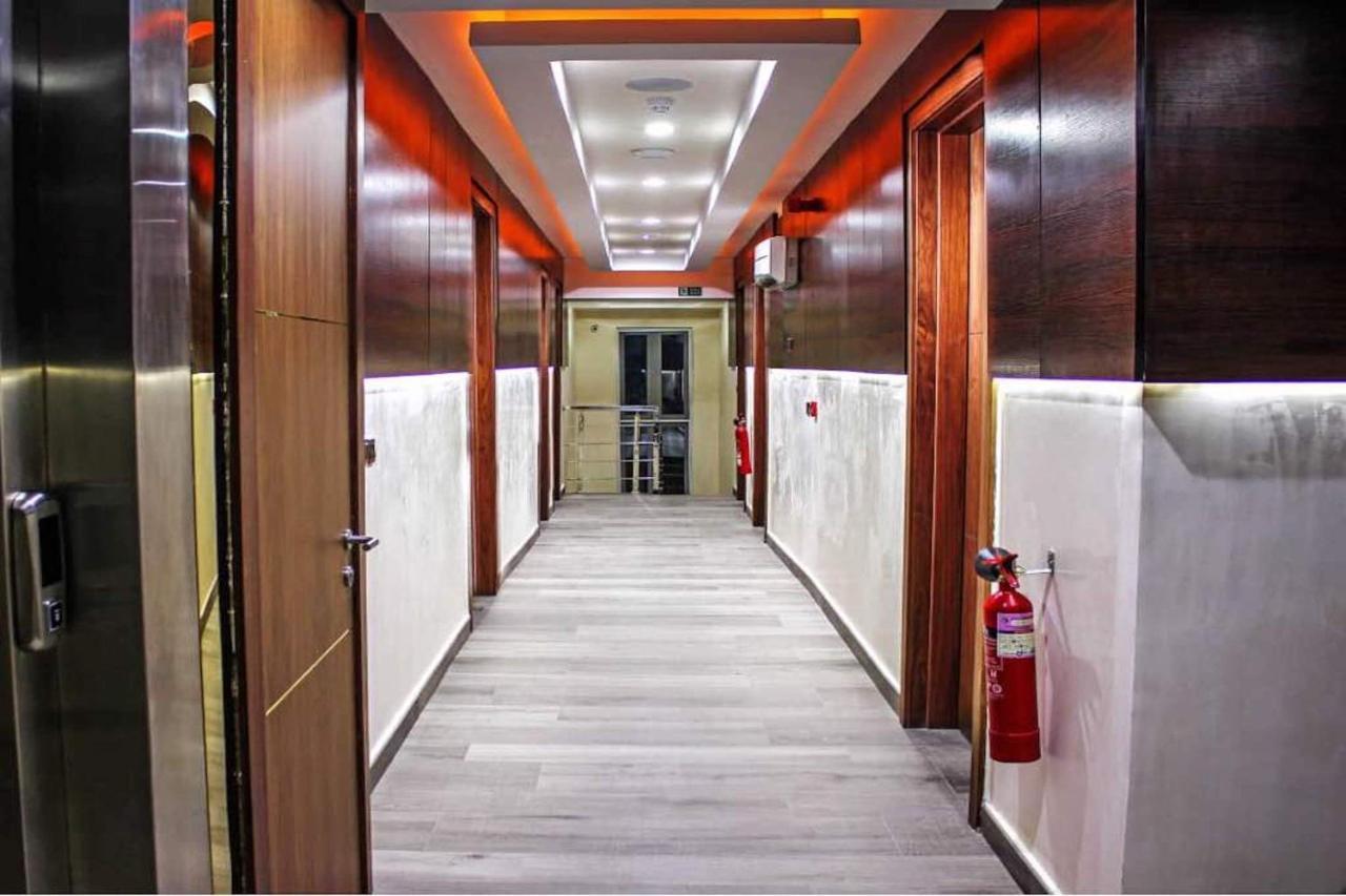 Joshesther Olive Hotel Ikeja Extérieur photo